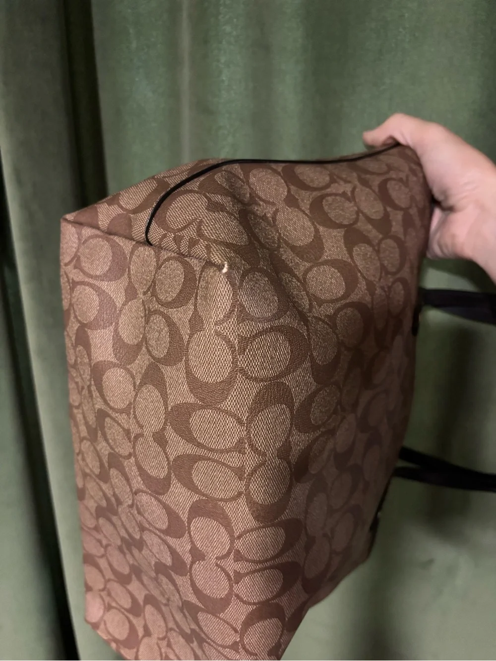 Coach x Disney Snow White City Zip Tote LIMITED EDITION - Picture 6 of 12